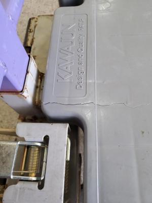 床板ひび割れあり②