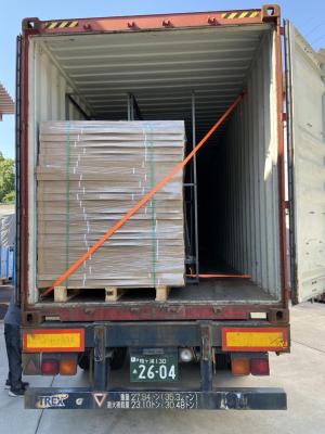 コンテナ内の様子