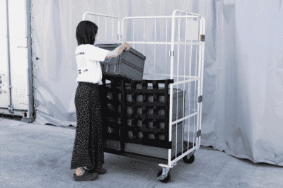 上下折り畳みが出来、荷量にあわせての積みおろしが出来ます！！