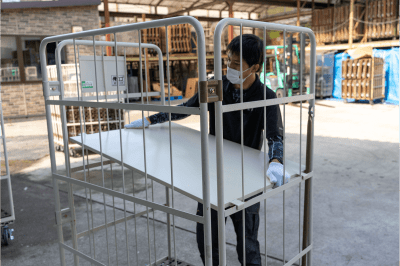 横幅約1m、重さ10kgの中間棚