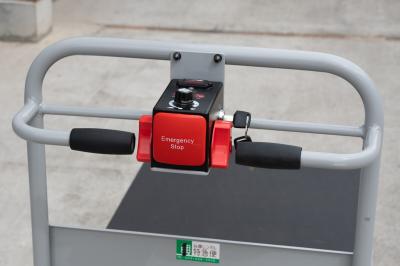 緊急停止ボタン