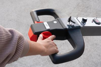 前進・後退スロットル