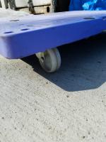 【販売終了】【美品中古】樹脂製平台車　W715×D460×H120　樹脂製　ナイロンキャスター