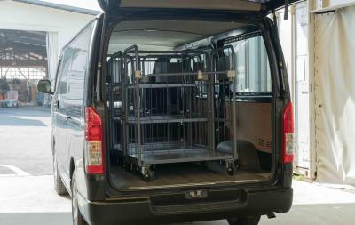 ハイエースには4台分積載可能