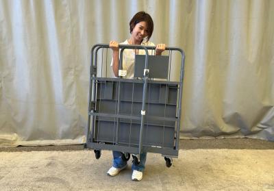 女性でも軽々持ち上がる