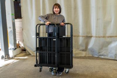 女性でも軽々持ち上がる