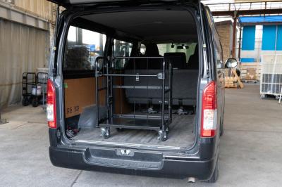 ハイエースには組み立てた状態で