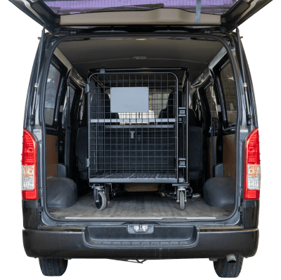 ハイエースやバンなどの商用車を使用4