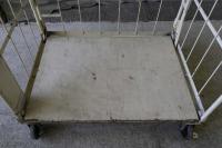 【販売終了】【中古】カゴ台車　アイボリー　W1100×D800×H2000