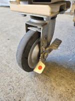 【セール対象品】【美品中古】カゴ台車　W800×D600×H1700　マキテック製　床板鉄製