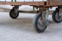 【販売終了】【中古】カゴ台車　W800×D600×H1700　床板鉄製【引取限定商品】