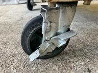 【販売終了】【中古】カゴ台車　W1100×D800×H1700　面材付き