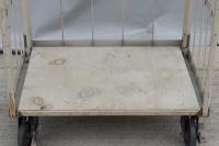 【販売終了】【中古】カゴ台車　W850×D650×H1700　床板鉄製【限定1台！】