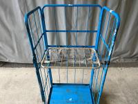 【販売終了】【中古】中間棚一体型カゴ台車　W800×D600×H1700【限定1台！】