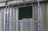 【販売終了】【中古】カゴ台車　ブルー　W1100×D800×H2000