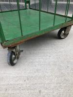 【販売終了】【中古】カゴ台車　W950×D800×H1700　床板鉄製　ナンシン製