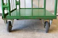 【販売終了】【中古】カゴ台車　W850×D650×H1700　床板鉄製　2輪固定キャスター
