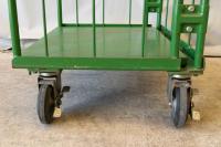 【販売終了】【中古】カゴ台車　W800×D600×H1700　床板鉄製　2輪固定キャスター【限定1台！】