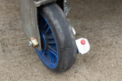 キャスターのひび割れ