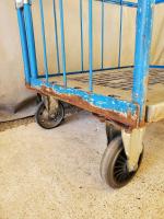 【販売終了】【GJサンクスセール品】【中古】カゴ台車　ブルー　W800×D600×H1700　2輪固定キャスター
