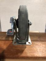 【中古】カゴ台車用キャスター　自在モデル　ストッパー付き　φ150グレーゴム