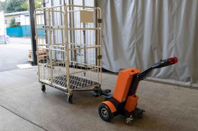 カゴ台車の牽引②